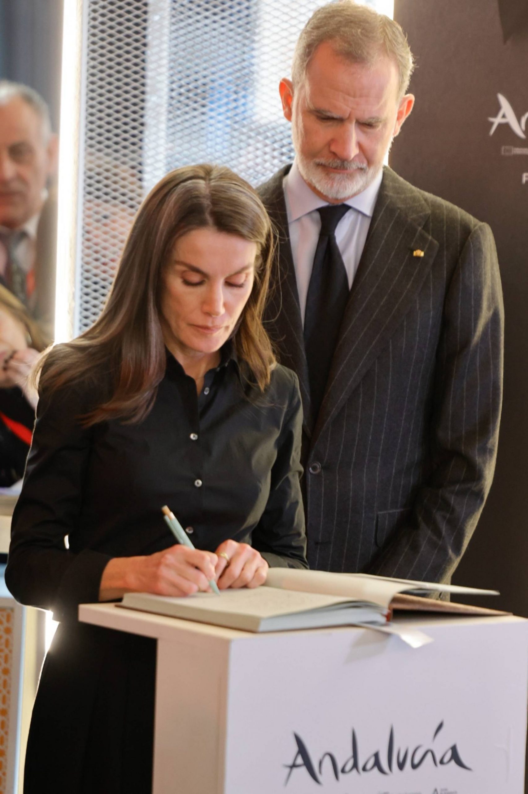 Los Reyes Felipe y Letizia en un acto oficial. (Foto: Gtres)