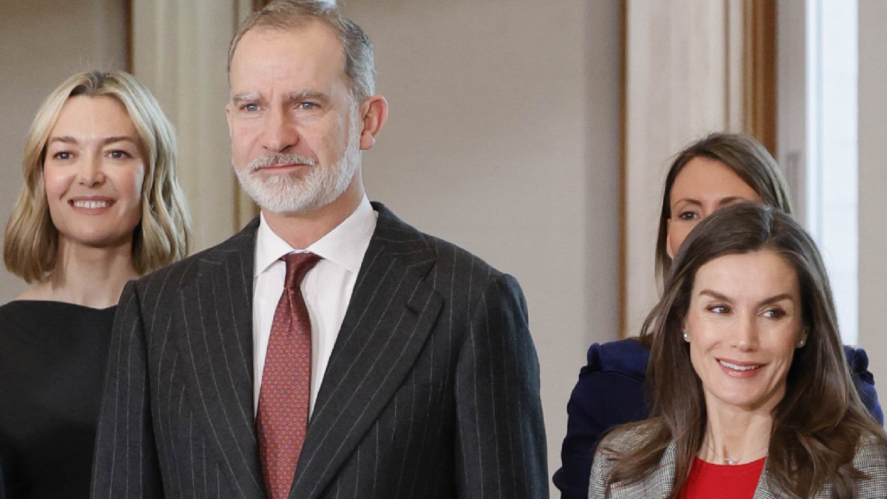 Marta Ortega, frente a los Reyes en las Colecciones Reales: de su reloj de diseño a su conversación con don Felipe