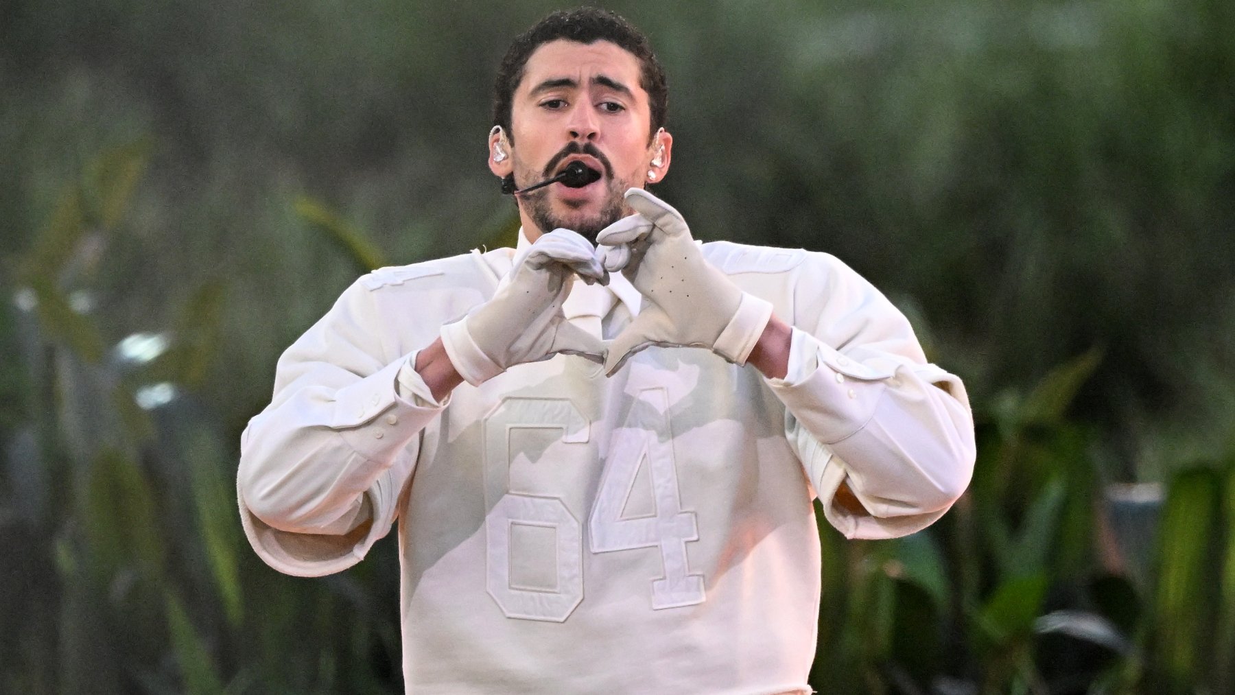 El desconcertante movimiento de Bad Bunny en redes tras su actuación en la Super Bowl