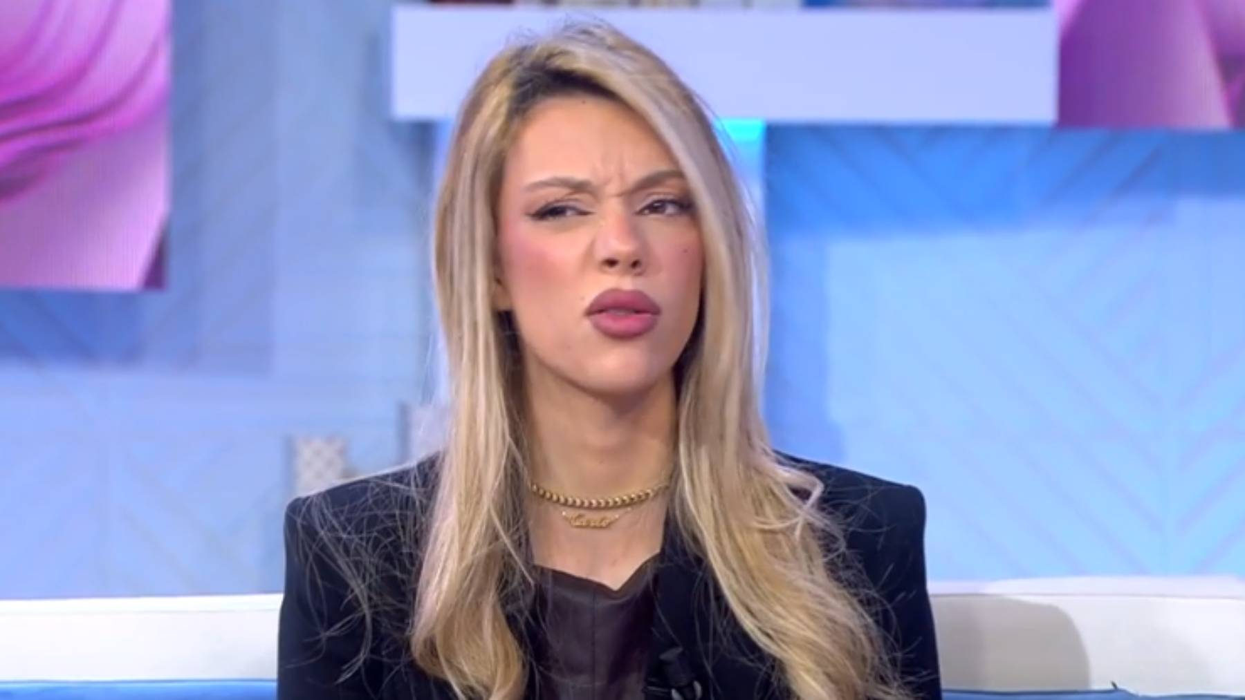 Alejandra Rubio juega al despiste y se pronuncia sobre su supuesto embarazo