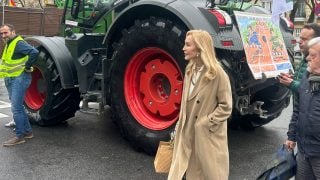 Carmen Lomana en la huelga de tractores este 11 de febrero en Madrid. (Foto: Gtres)