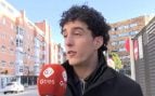 Alberto Ávila en las inmediaciones de Mediaset. (Foto y video: Gtres)