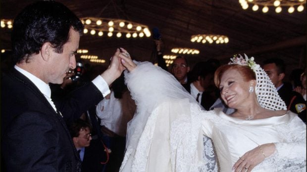 Ortega Cano y Rocío Jurado en su boda. (Foto: Gtres)