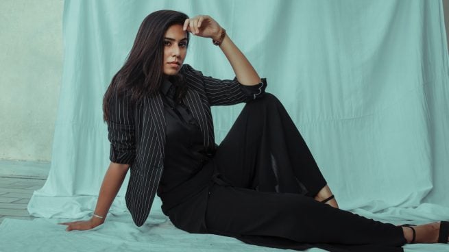 Huele a lujo italiano: la blazer de cuello alto de Zara que las mujeres más elegantes confunden con una de 600 euros