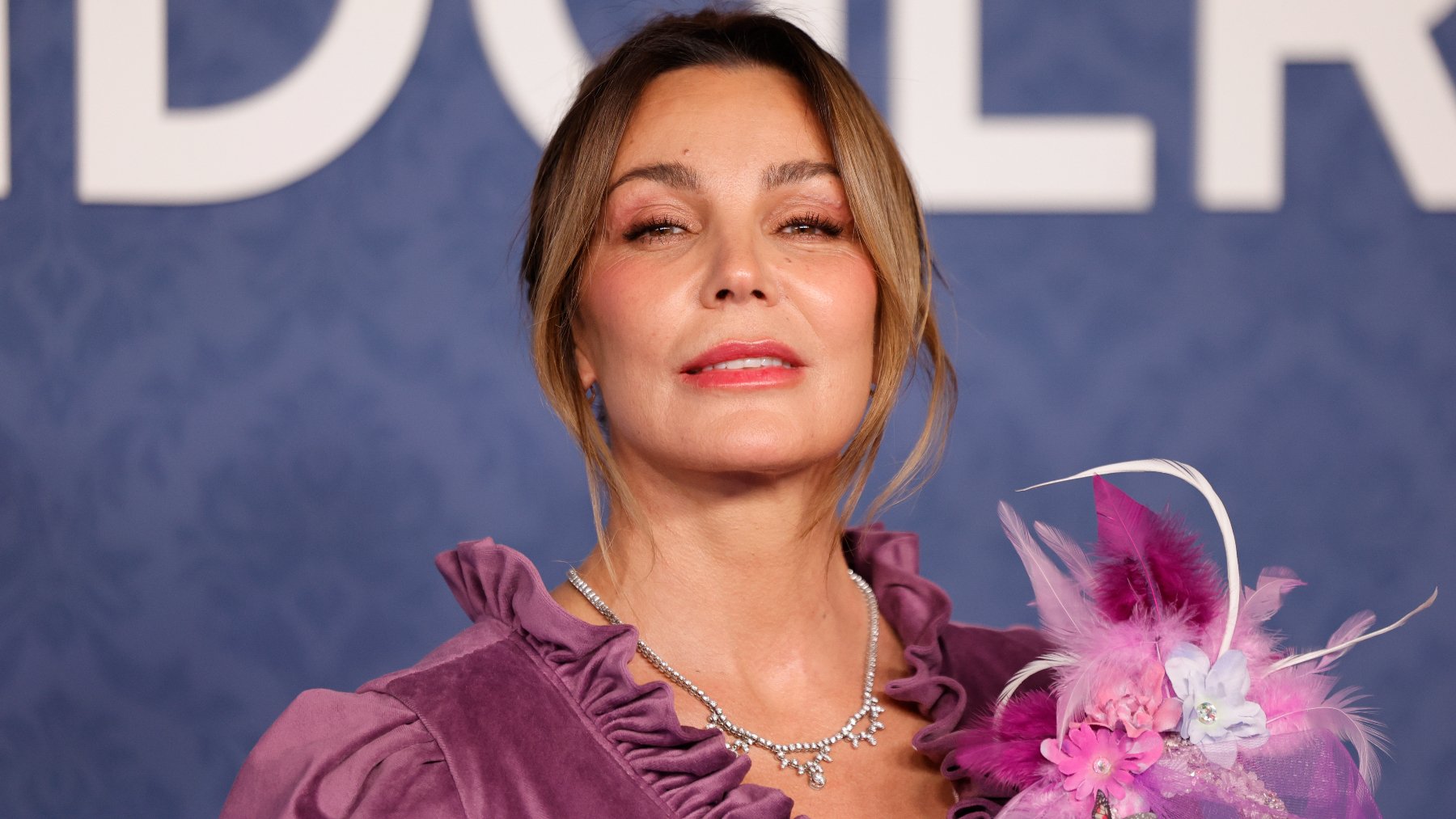 Mar Flores, vestida de