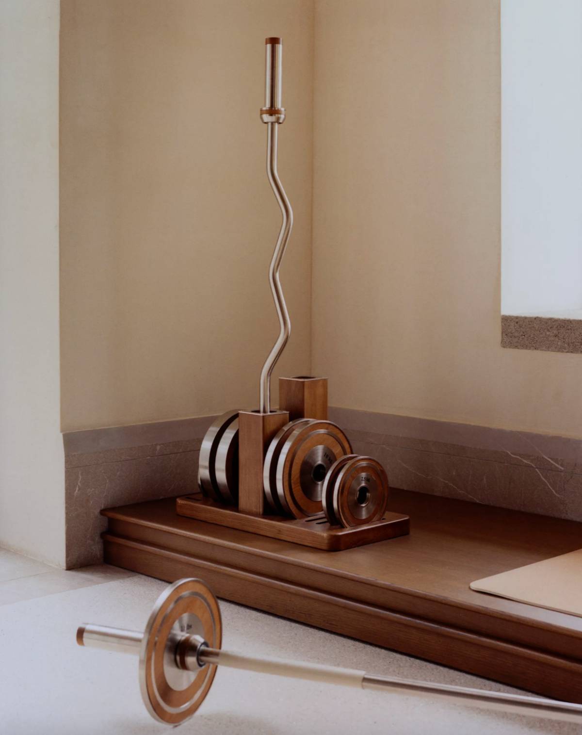 Soporte de madera. (Foto: Zara Home)