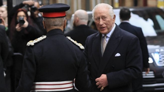 El rey Carlos III en la London Fashion Week. (Foto: Gtres)