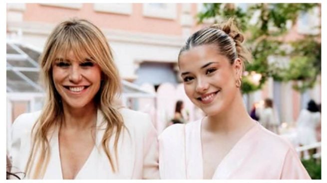 Martina Meroño con su madre, Raquel. (Foto: Gtres)