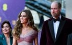 Kate Middleton deslumbra en Londres en medio del huracán que azota a la monarquía británica