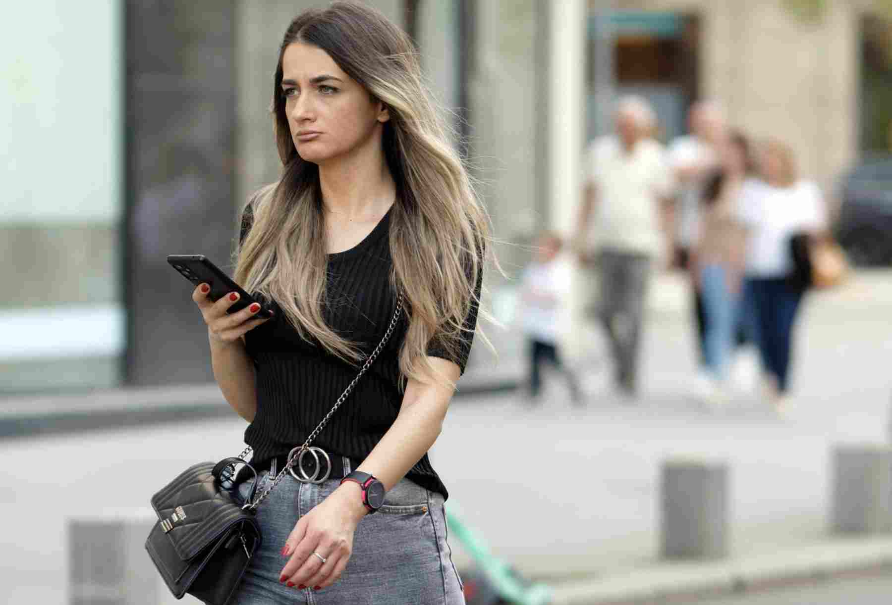 Parece de lujo, pero es de Amazon: el bolso trenzado inspirado en Botegga Veneta que está volando