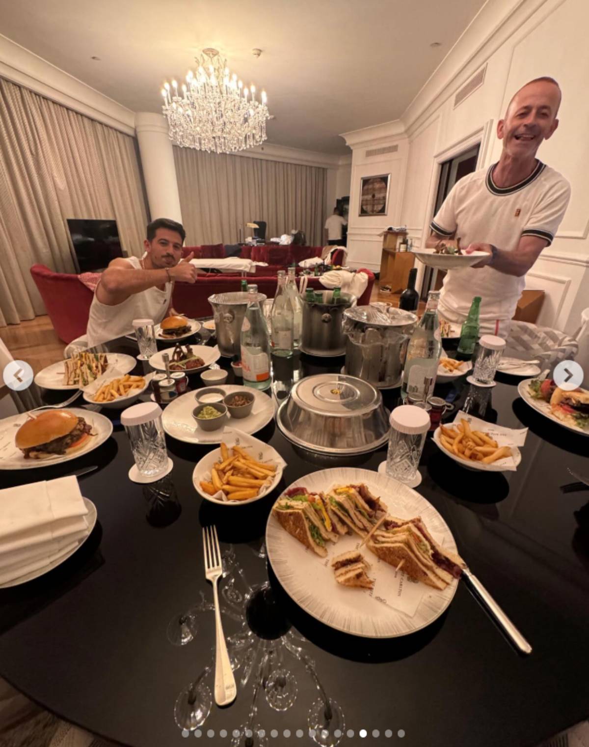 El murciano también se permite caprichos gastronómicos tras los torneos. (Foto: Redes Sociales)