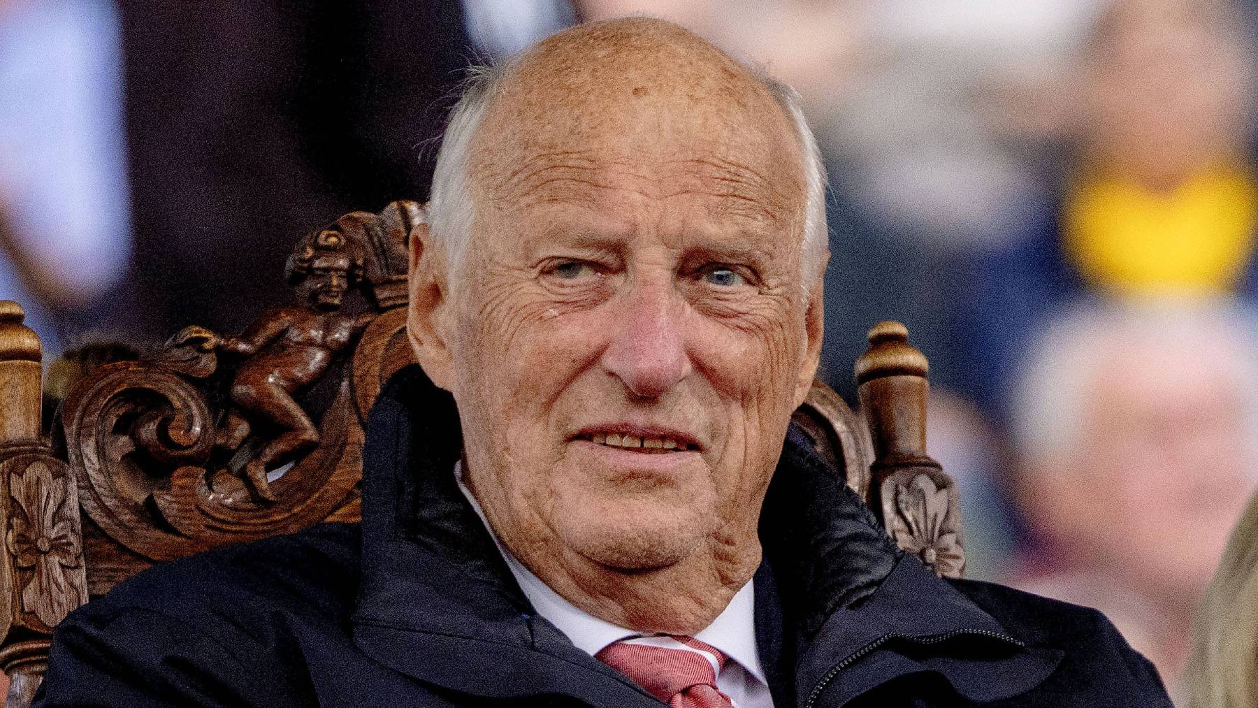 Alivio en Noruega: Harald V recibe el alta y retoma sus vacaciones con la reina Sonia en Tenerife