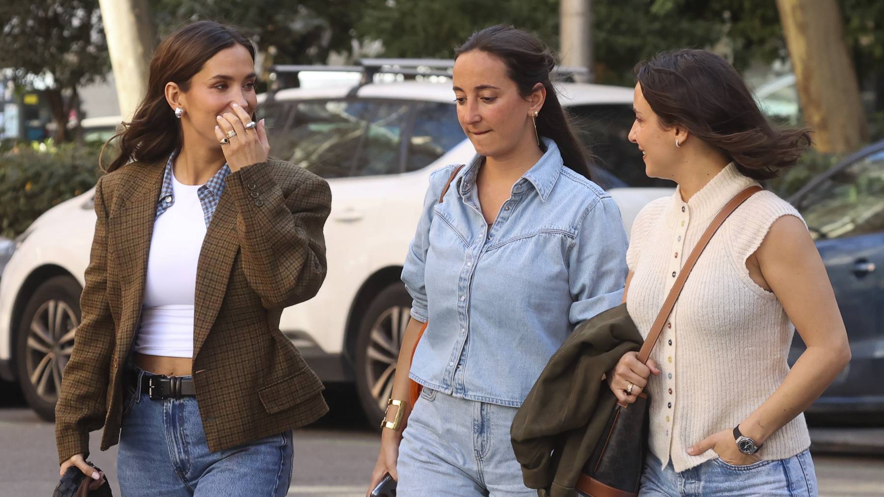 Barriguita a la vista y sonrisas cómplices: así celebran las Pombo su gran momento