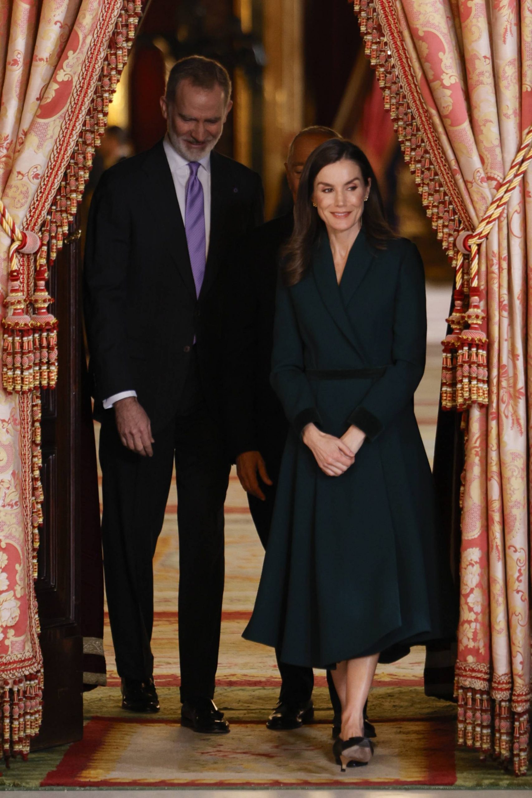 Los Reyes Felipe y Letizia en un acto oficial. (Foto: Gtres)