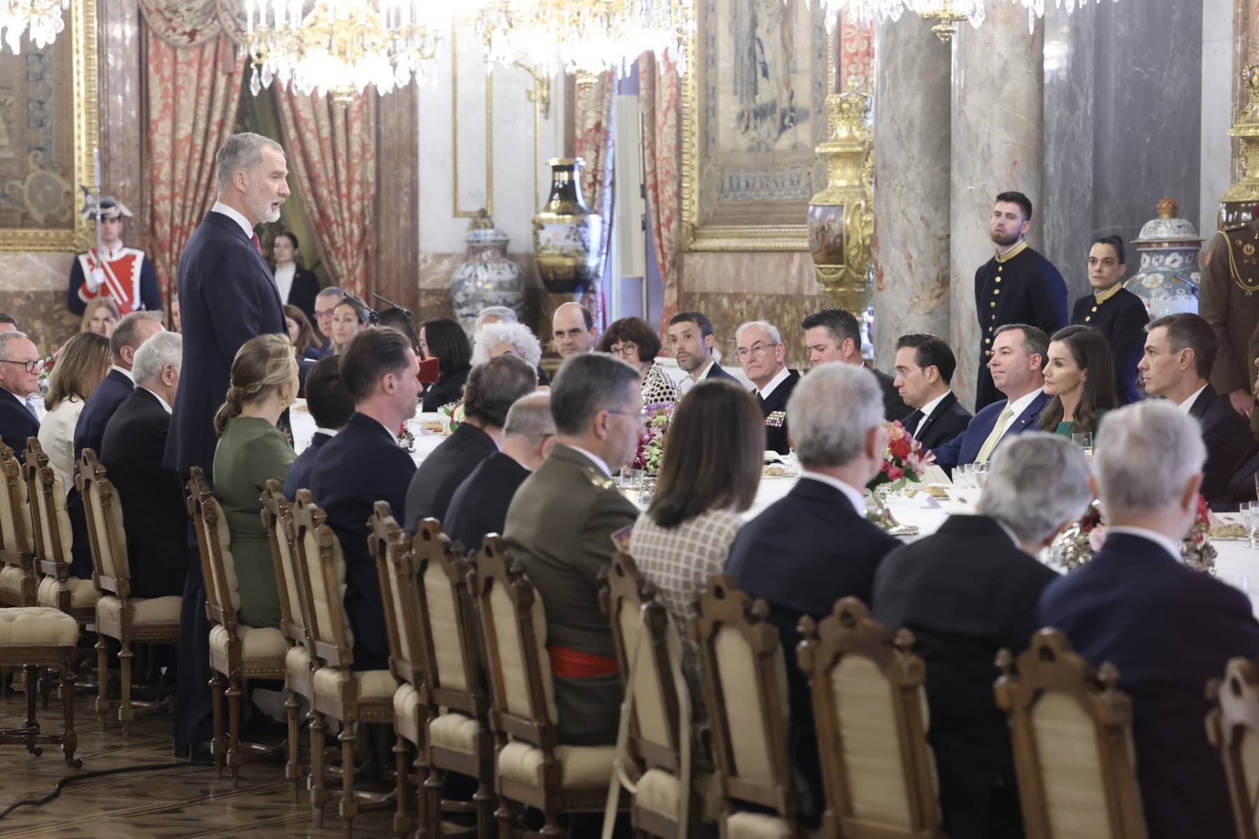 El Rey Felipe VI durante la recepción a los duques de Luxemburgo. (Foto: Gtres)