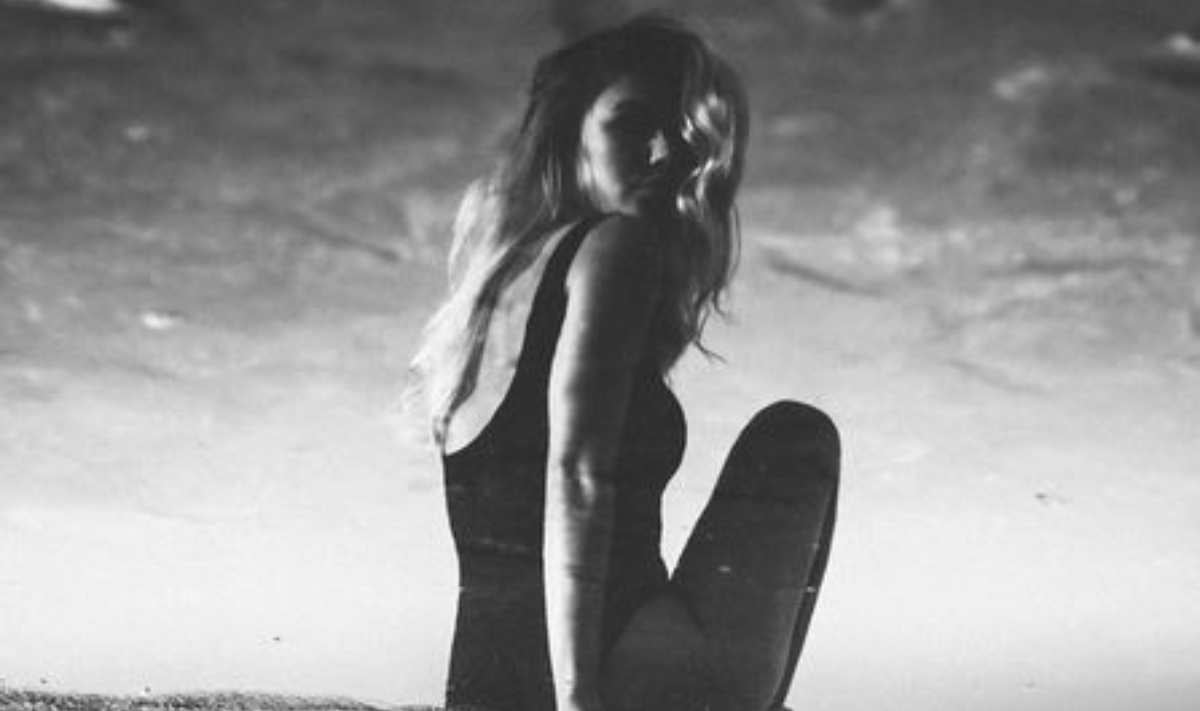 El verano está a la vuelta de la esquina y Zara sorprende con el bañador efecto vientre plano que va a triunfar este verano