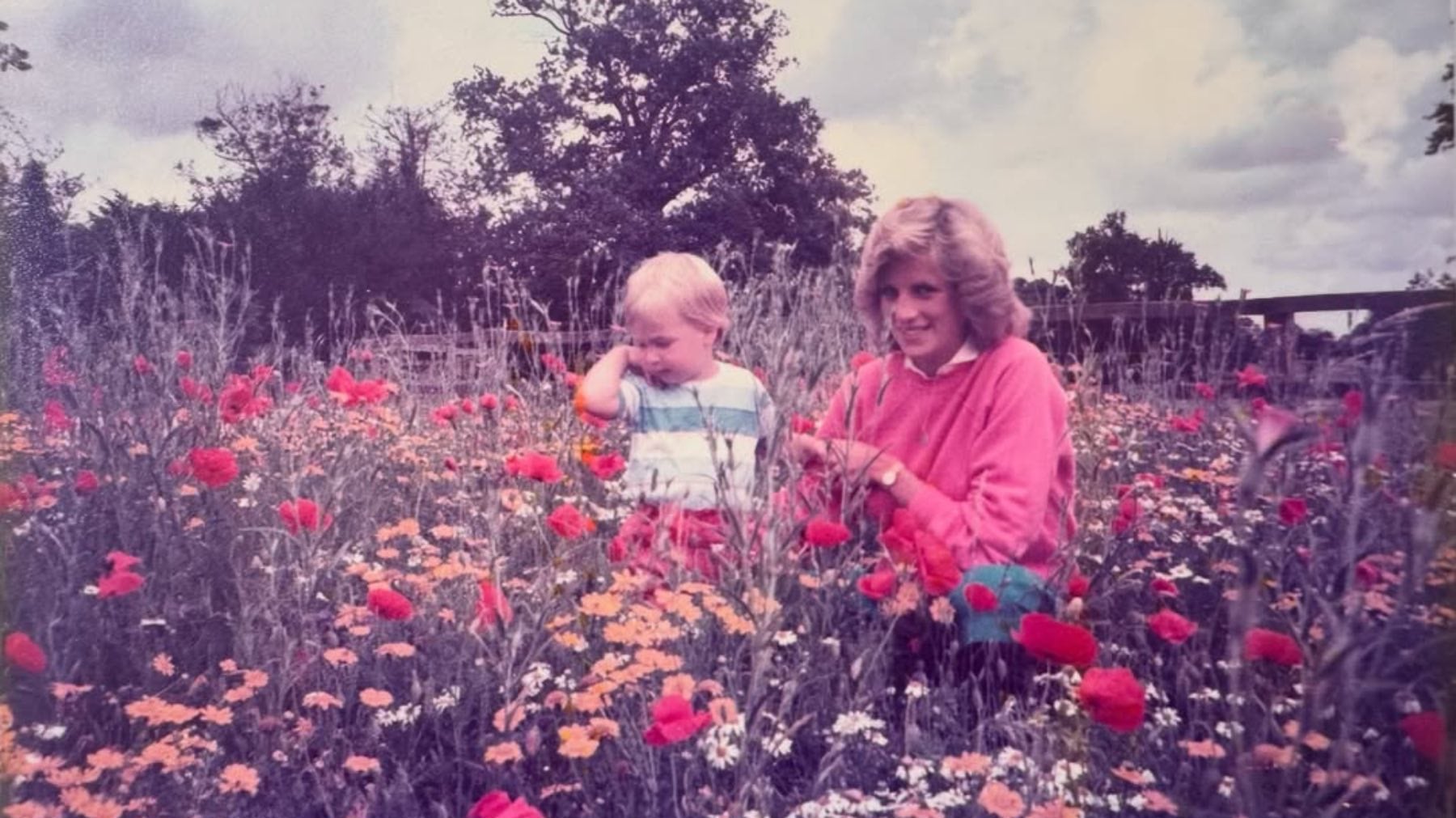El príncipe Guillermo celebra el Día de la Madre con una imagen inédita de Diana de Gales