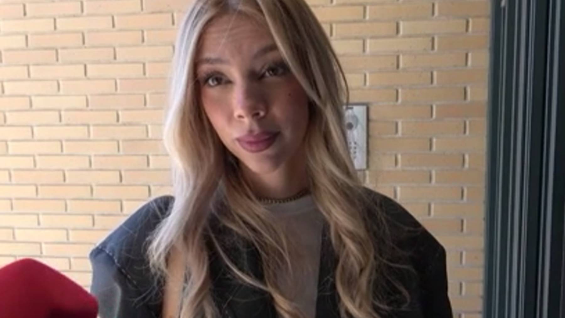 Alejandra Rubio responde tajante a Mar Flores y defiende su novela: Yo sí he escrito mi libro