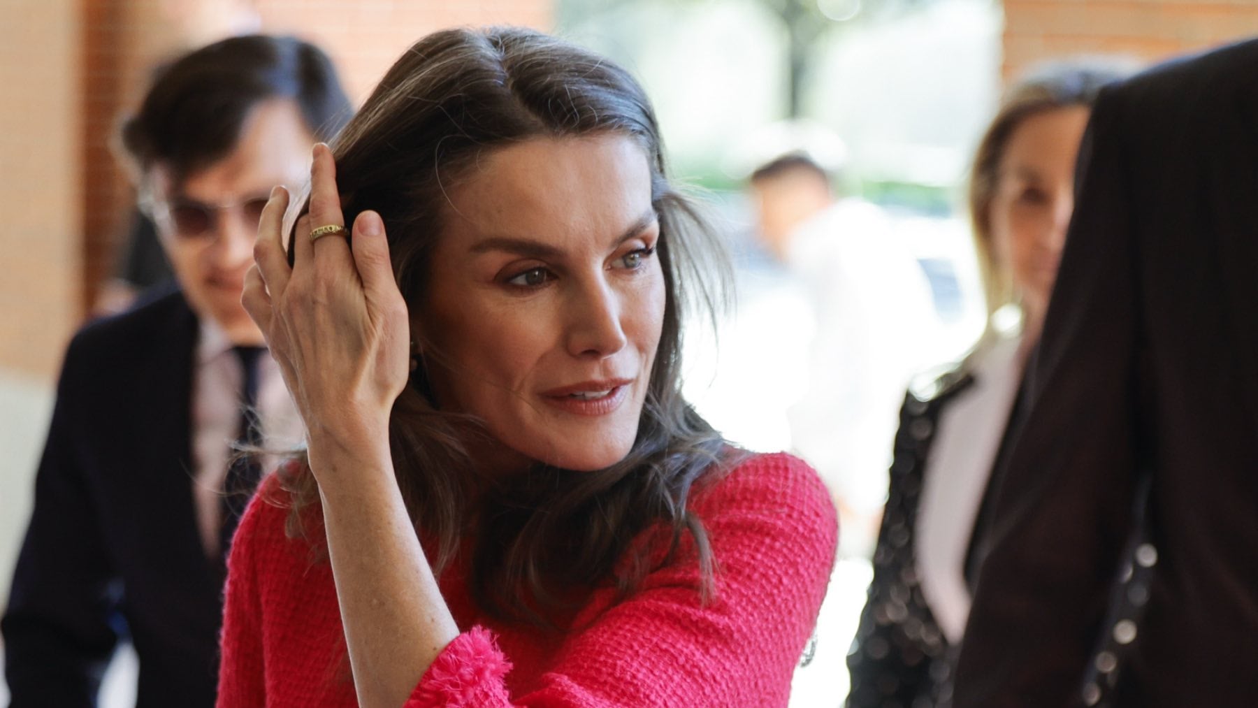 La Reina rescata su vestido de