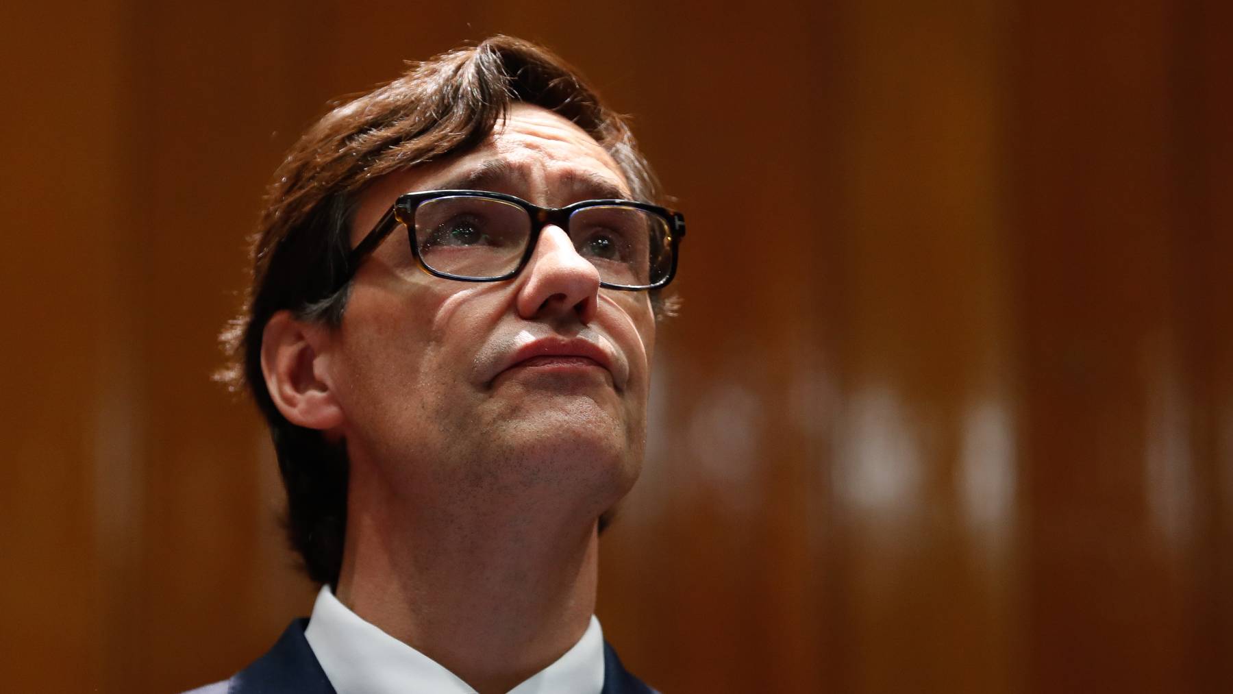 Sin yates ni chalets, pero con el Parlament ardiendo: la doble vida (y paradoja) de Salvador Illa