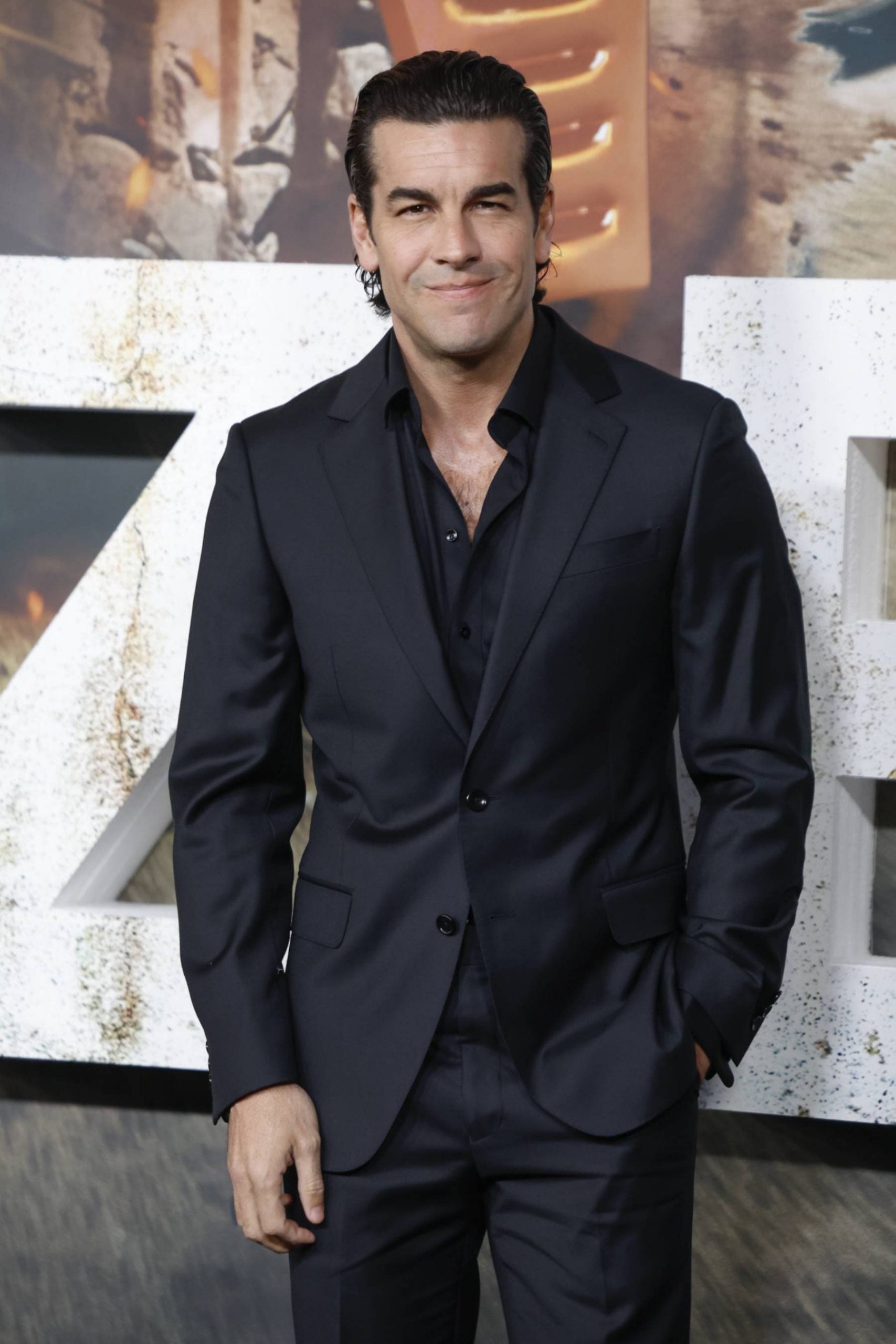 Mario Casas en el estreno de 'Zeta'. (Foto: Gtres)