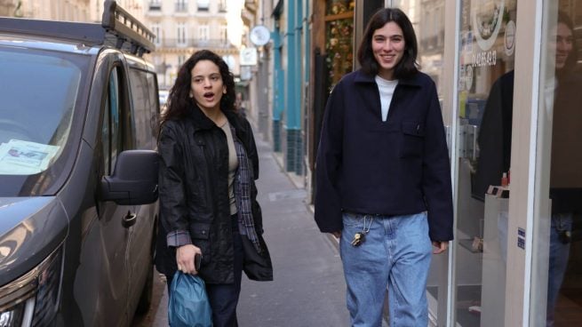 Rosalía y Loli Bahía en París. (Foto: Gtres)