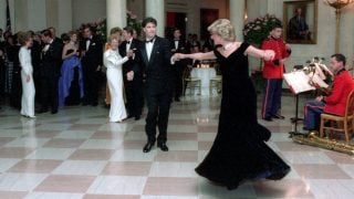 Diana de Gales y John Travolta en la Casa Blanca. (Foto: Gtres)