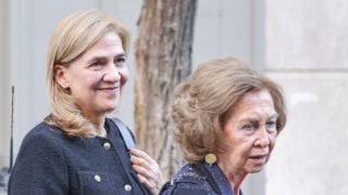 La Reina Sofía en Madrid con la infanta Cristina. (Foto: Gtres)