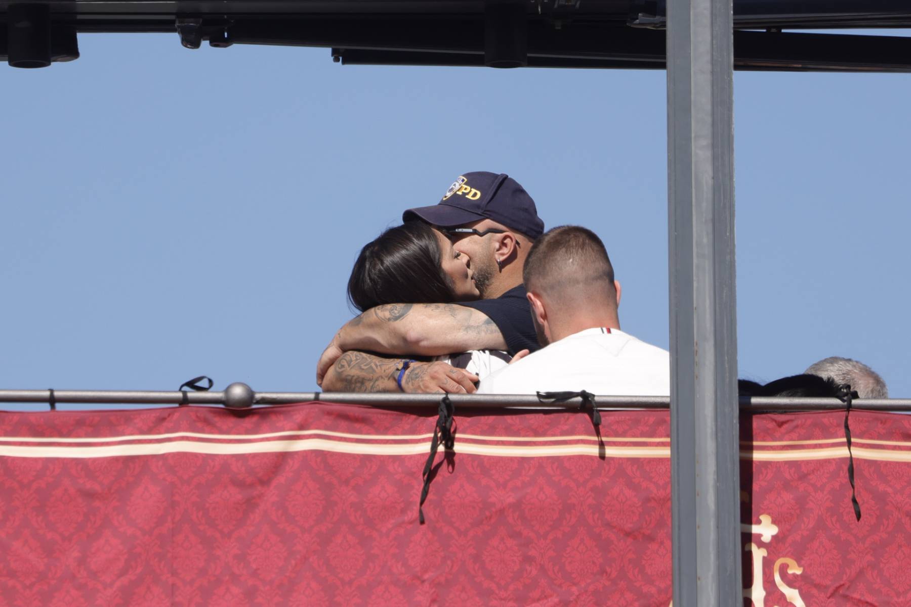 Kiko Rivera y Lola en Sevilla. (Foto: Gtres)