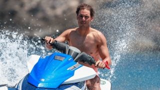 Rafa Nadal durante unas vacaciones en Ibiza. (Foto: Gtres)