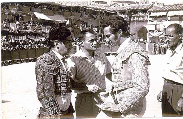 Cantinflas y Luis MiguelDominguín en Chinchón