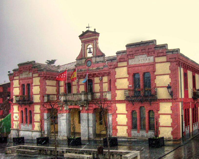 Fachada del consistorio de rascafría