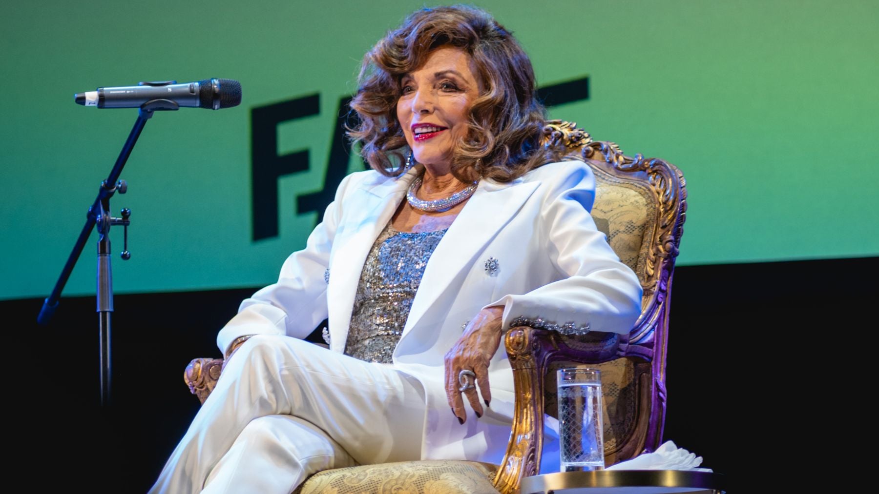 Joan Collins, skincare, anti-age