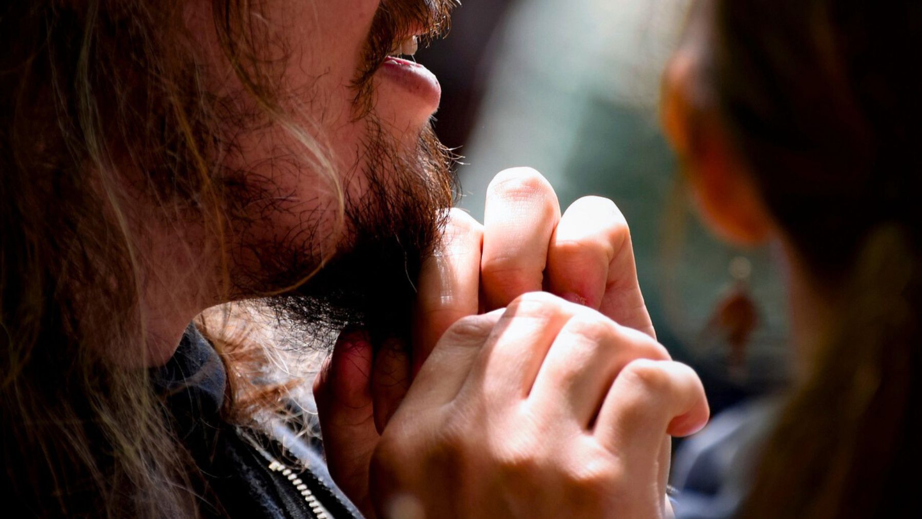 Chin stroking, gesture, psychology