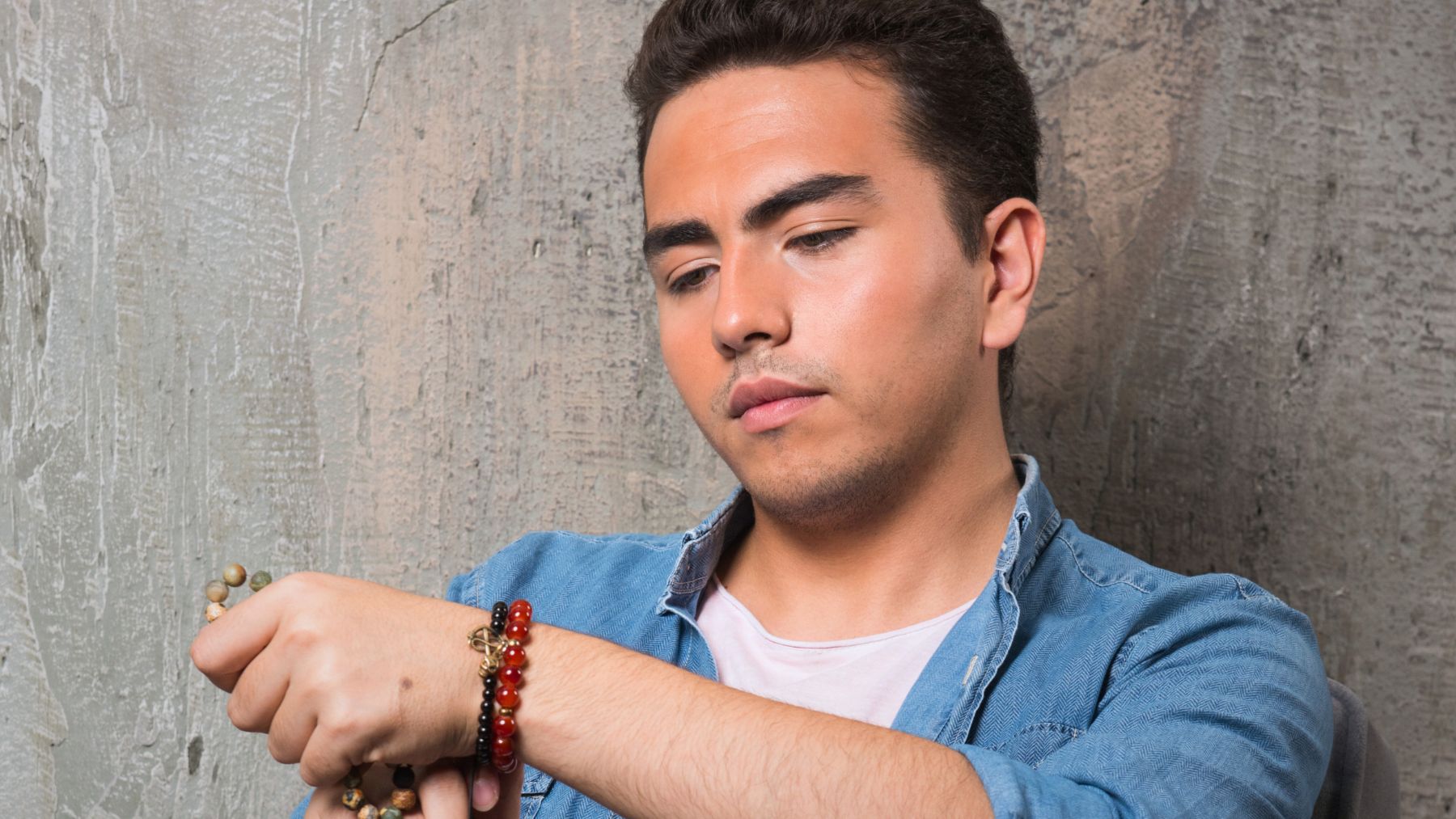 Men, bracelets, psychology