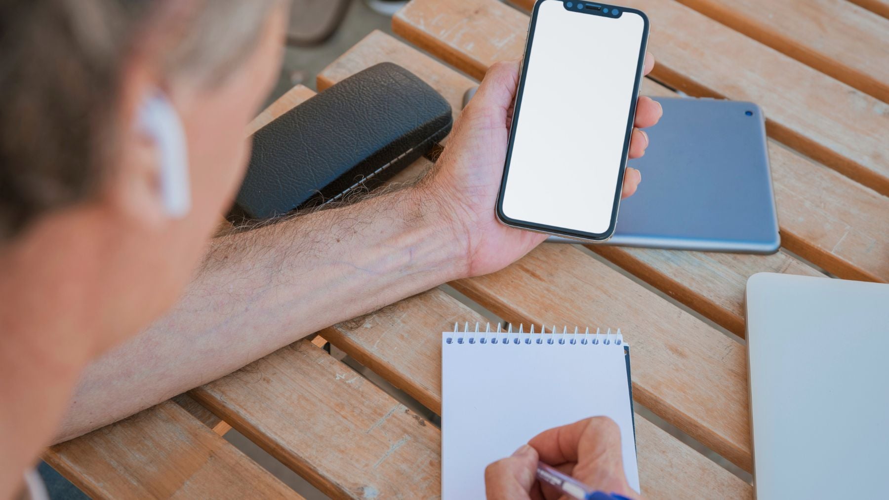 Doodling, talking, psychology