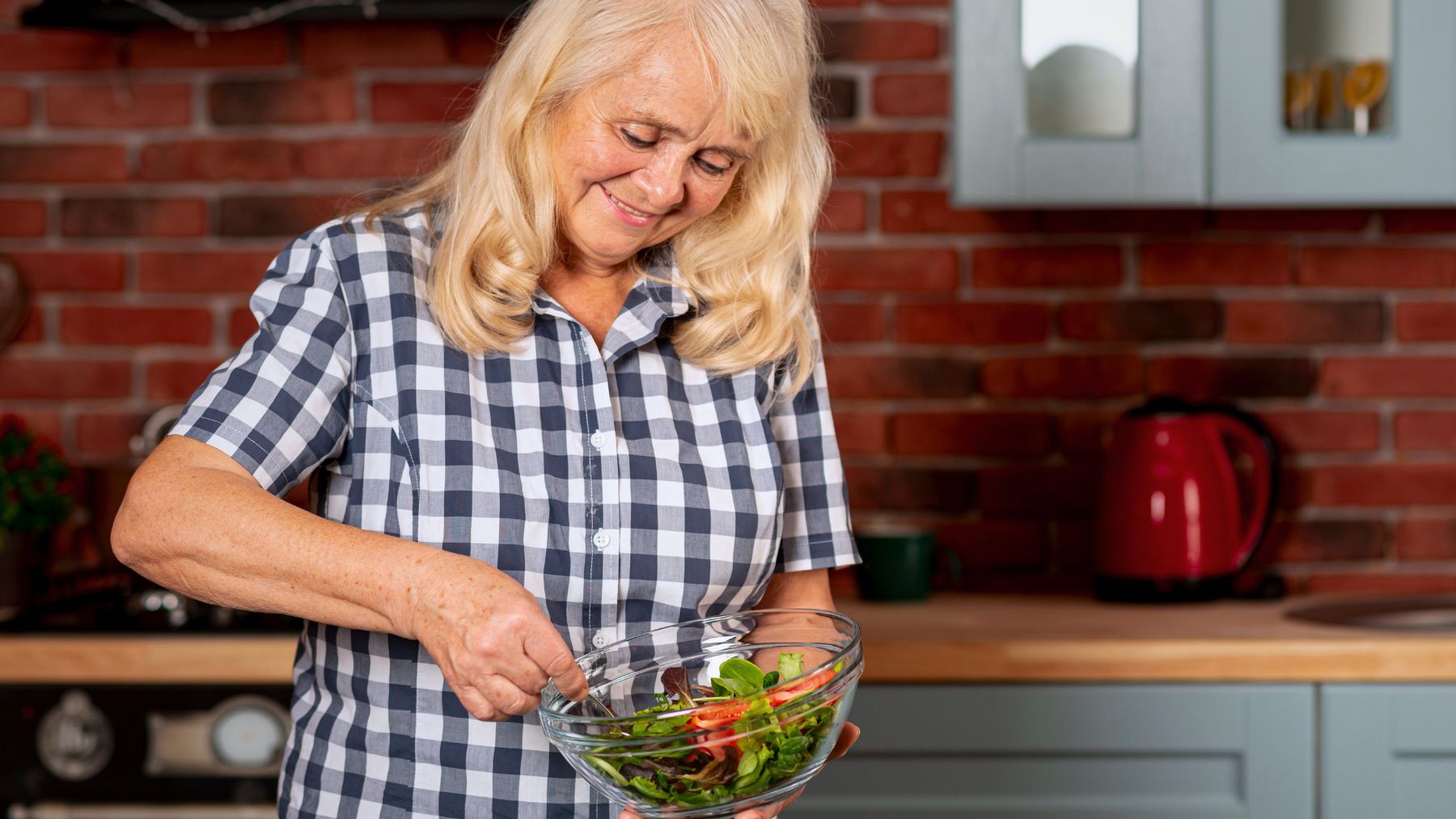 Habit, retirees, energy