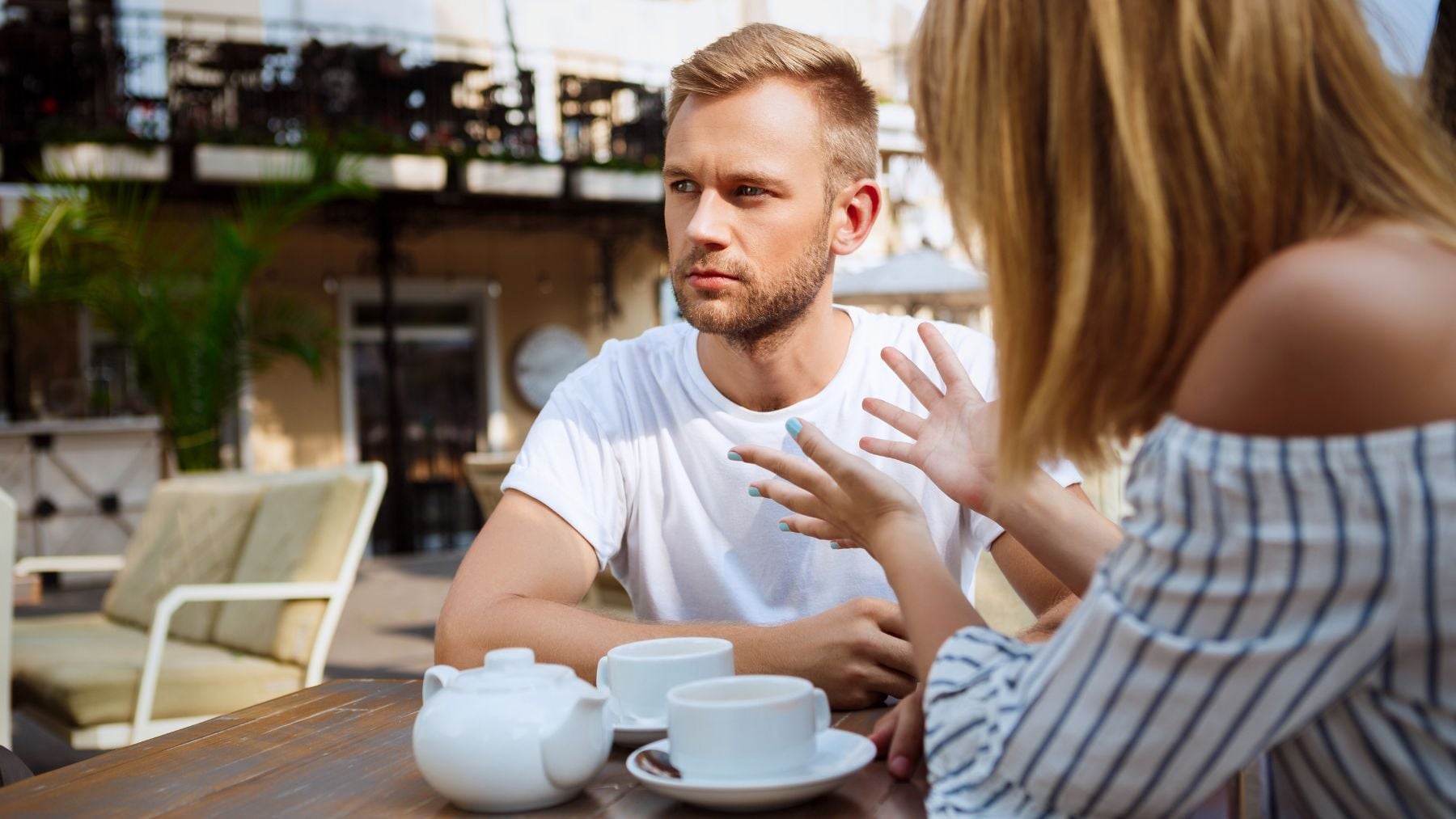 Gesture, fake, conversation