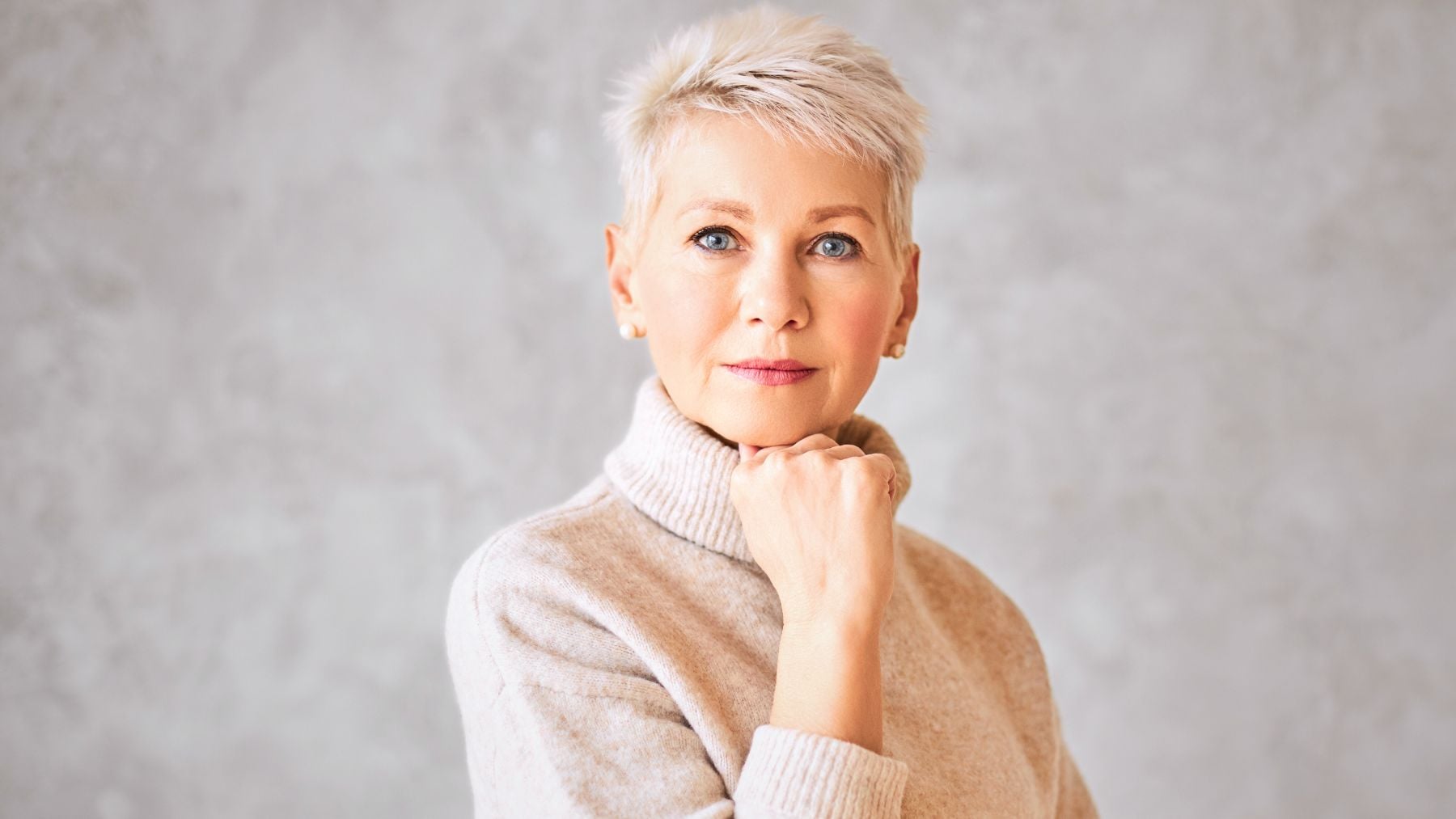 Haircut, women, younger