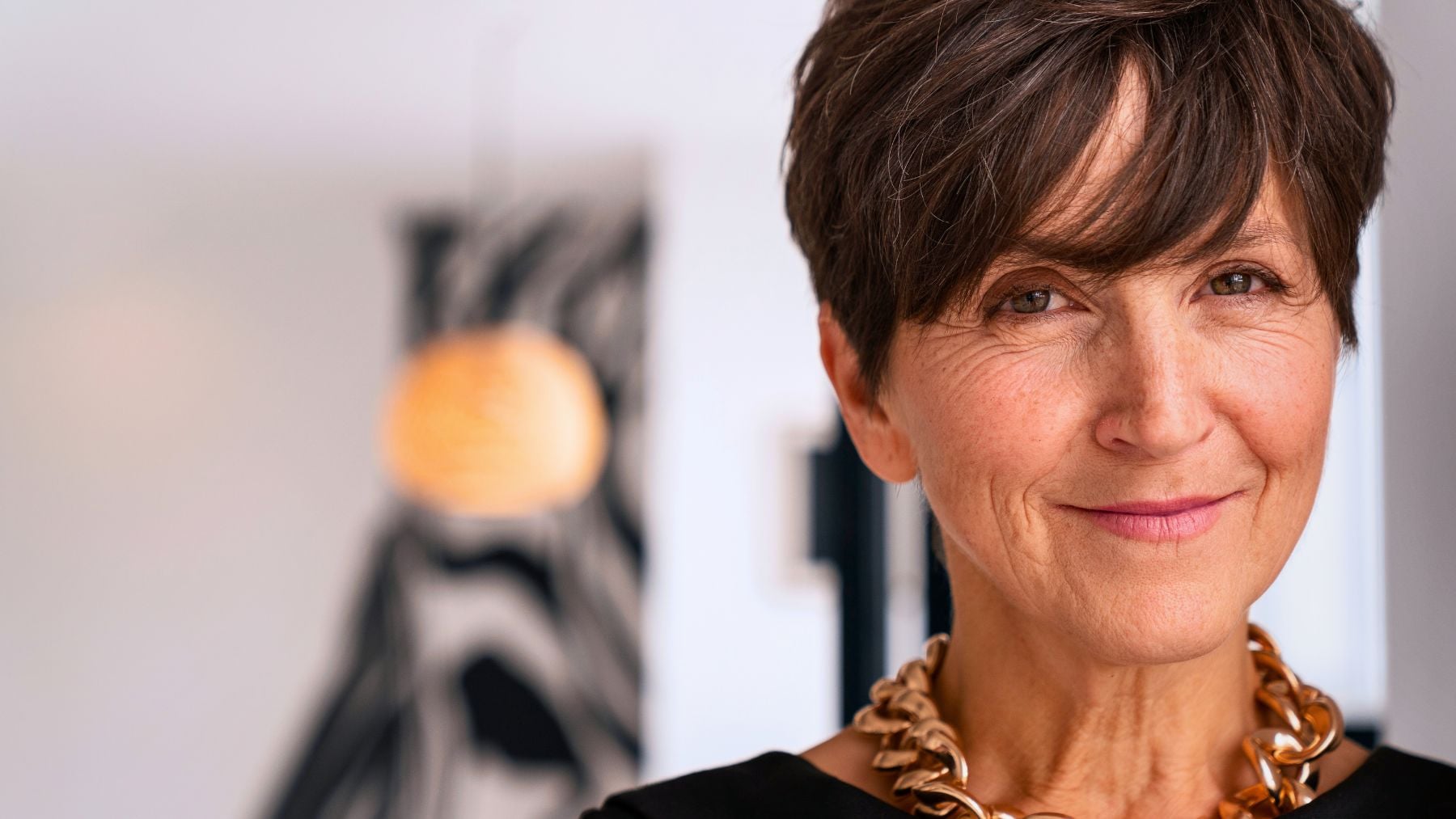 Haircut, ladies, younger