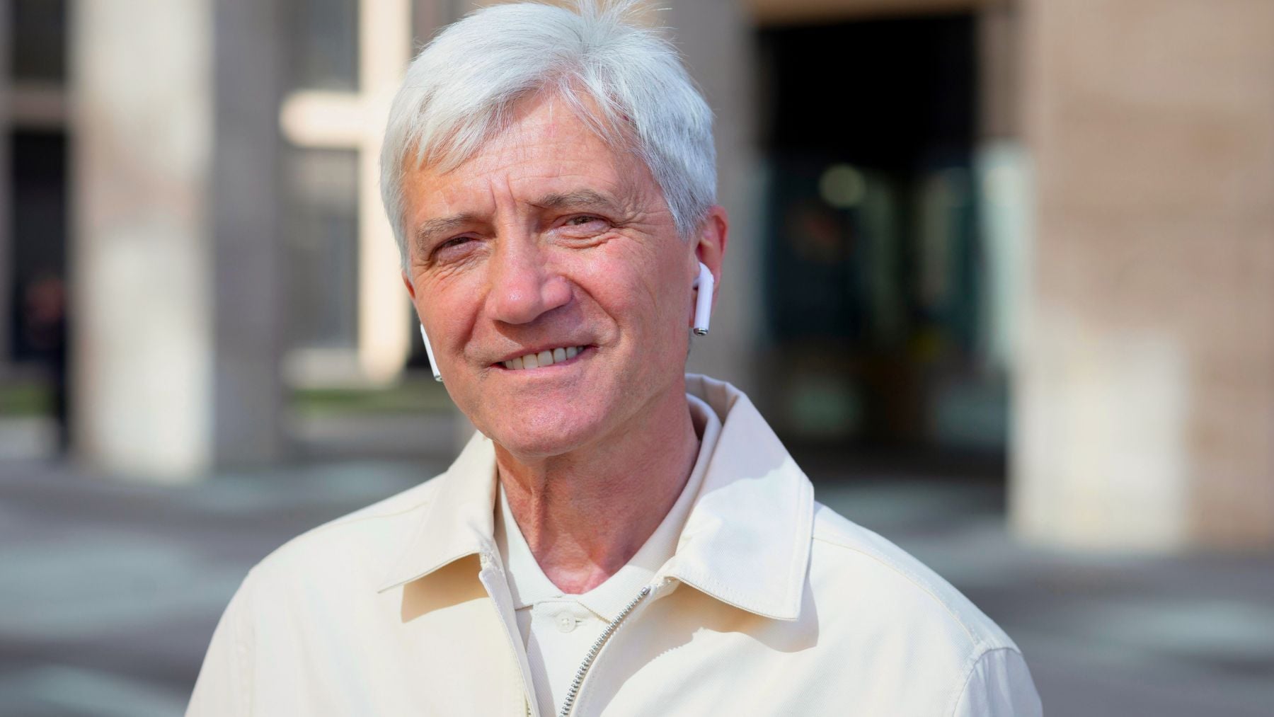 Haircut, retirees, younger