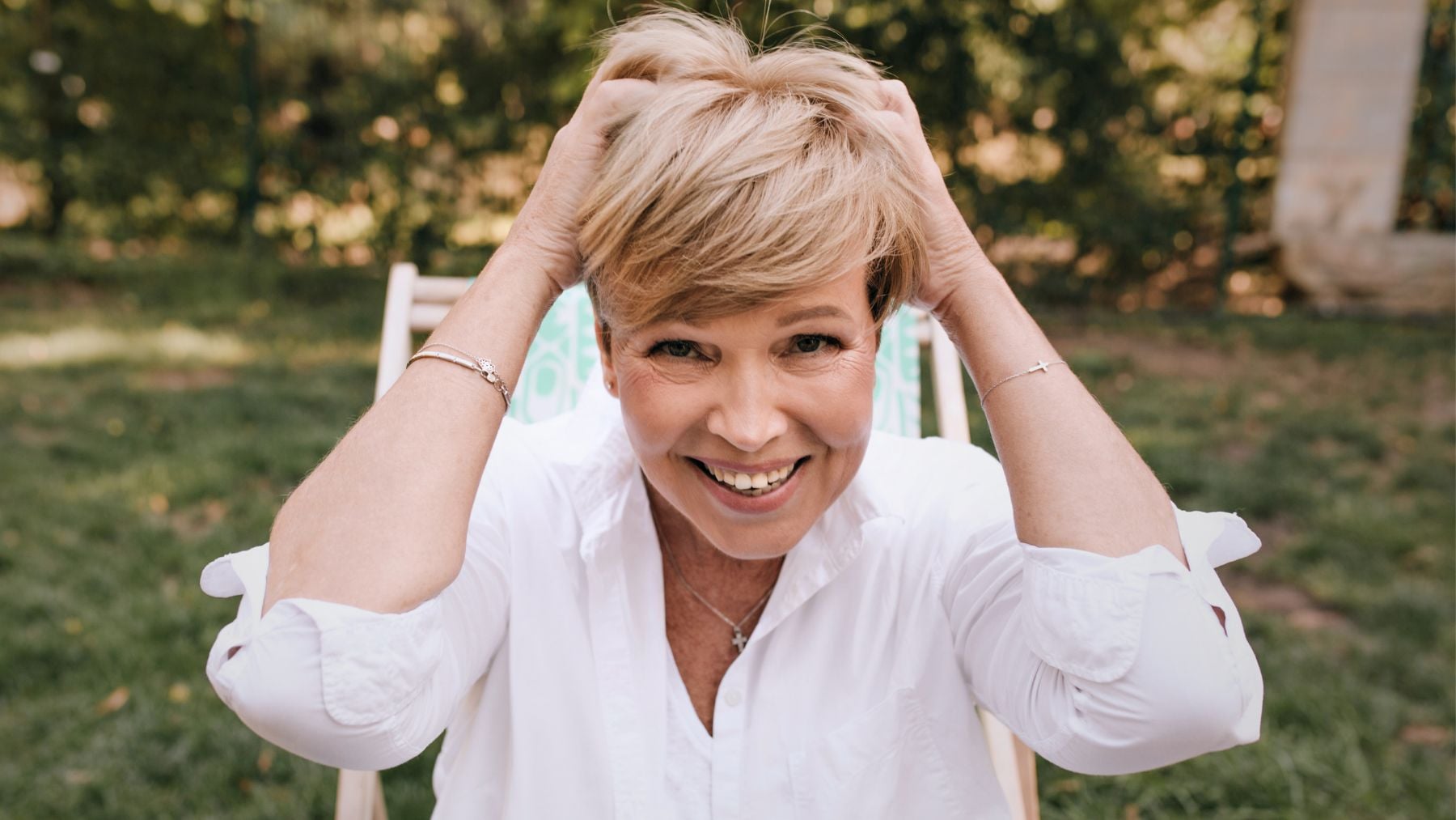 Haircut, women, younger