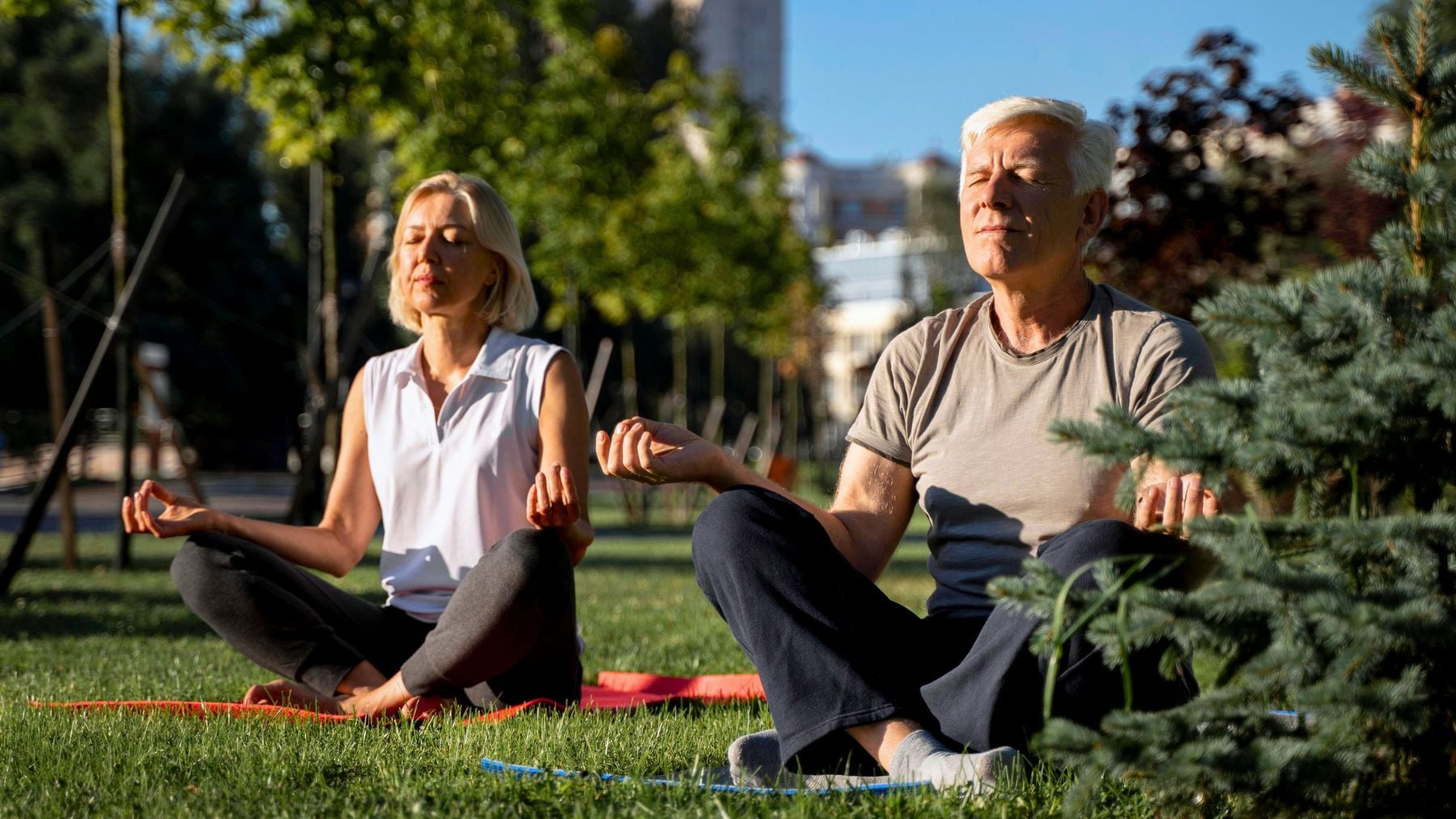 Workout, seniors, leg discomfort