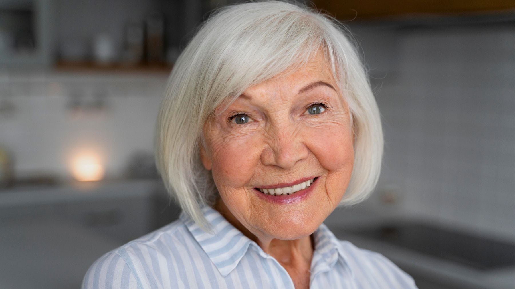 Haircut, age-defying, thin hair