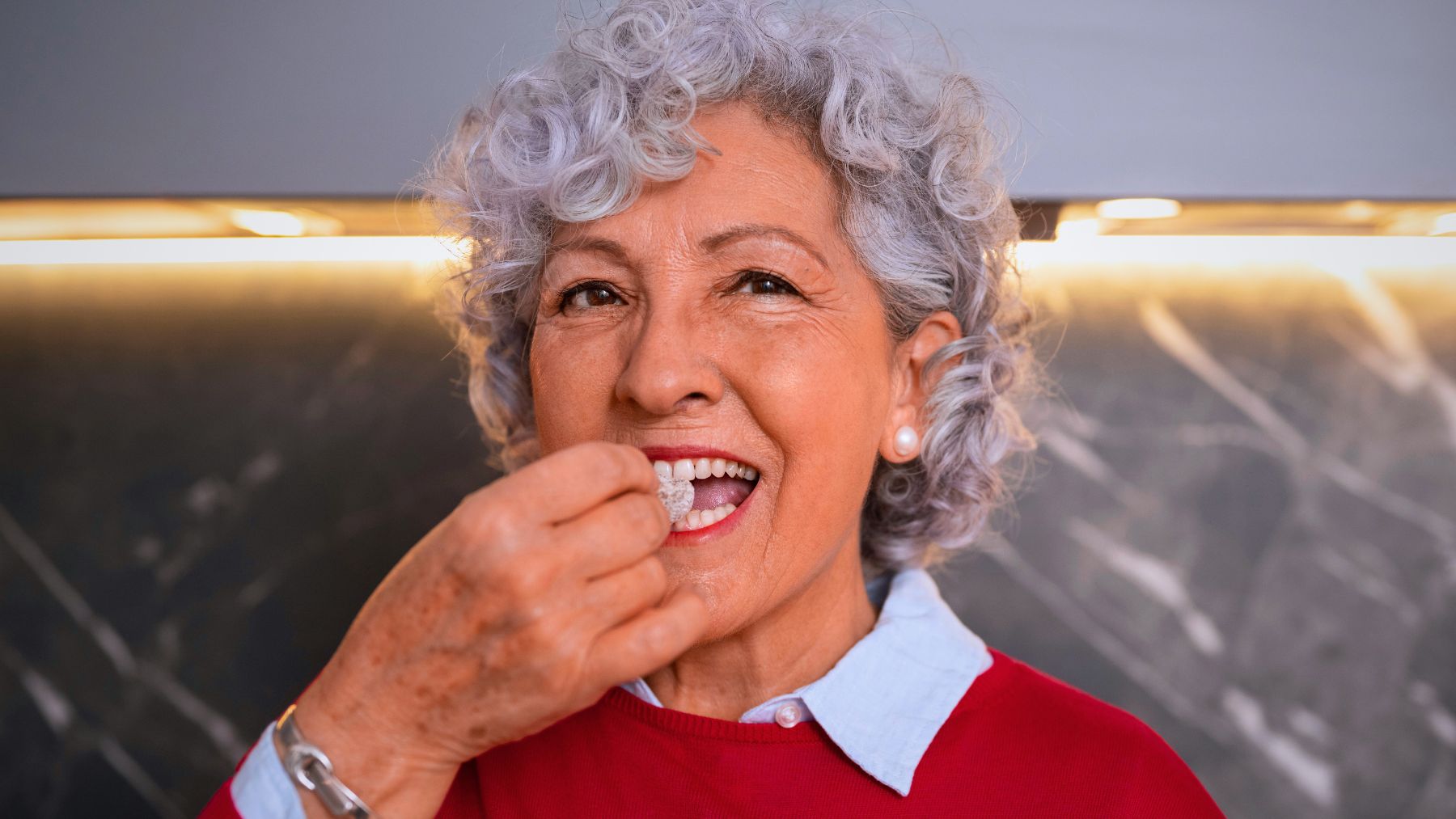 Haircut, women, younger
