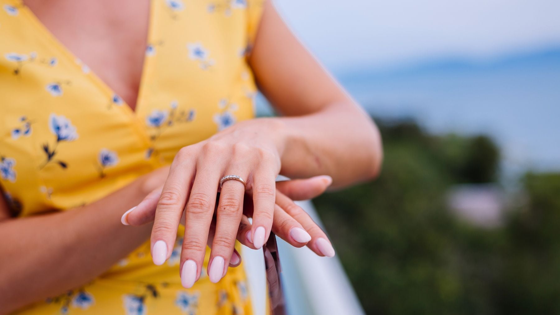 Summer, nails, trends
