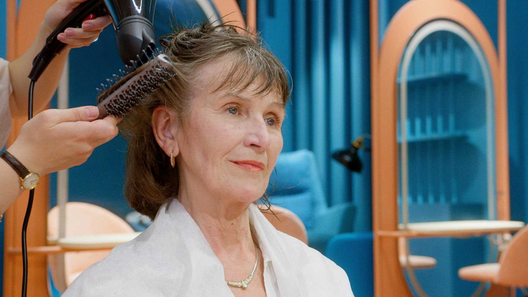 senior women, haircut