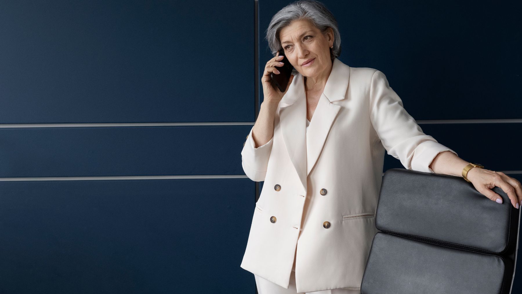 senior woman, office, work