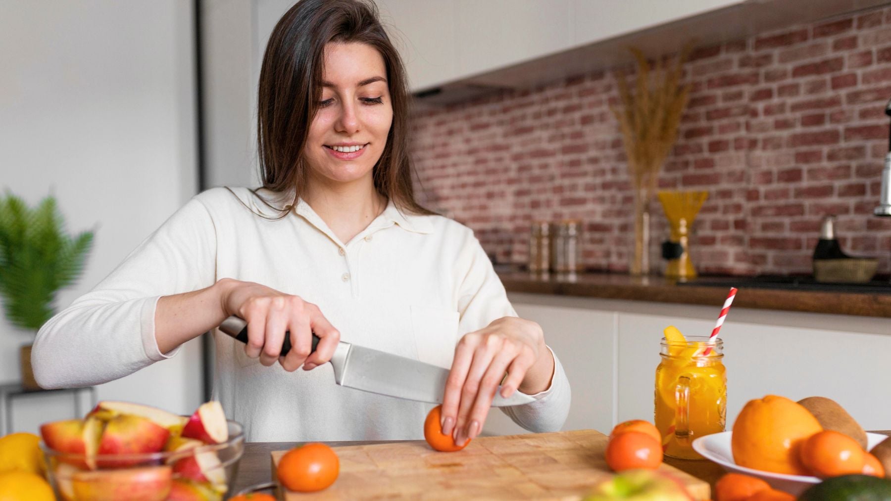 What your grandmother taught you might be wrong: according to experts, peeling fruits and vegetables removes essential antioxidants