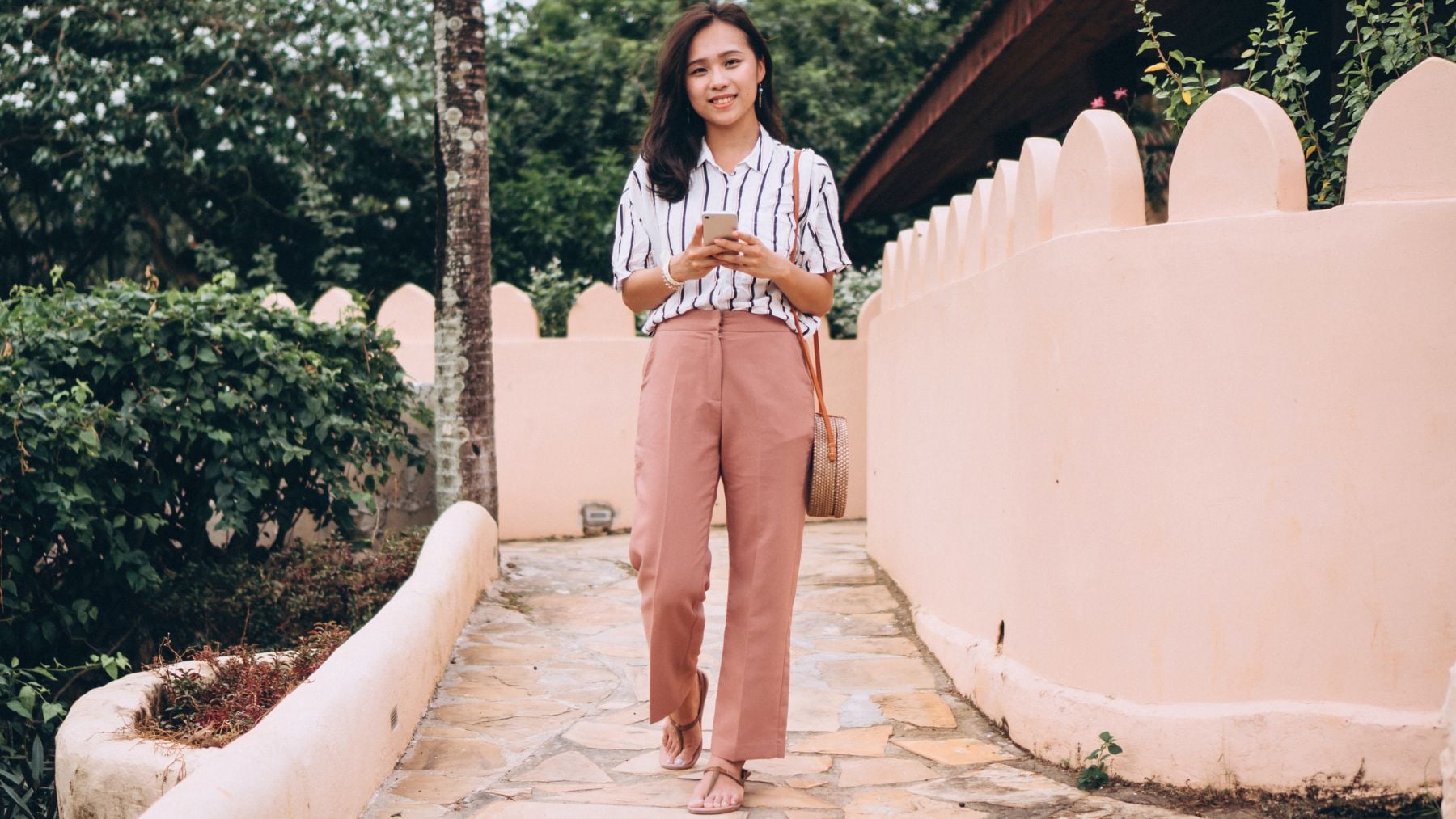 Wide-leg pants, meaning, psychology